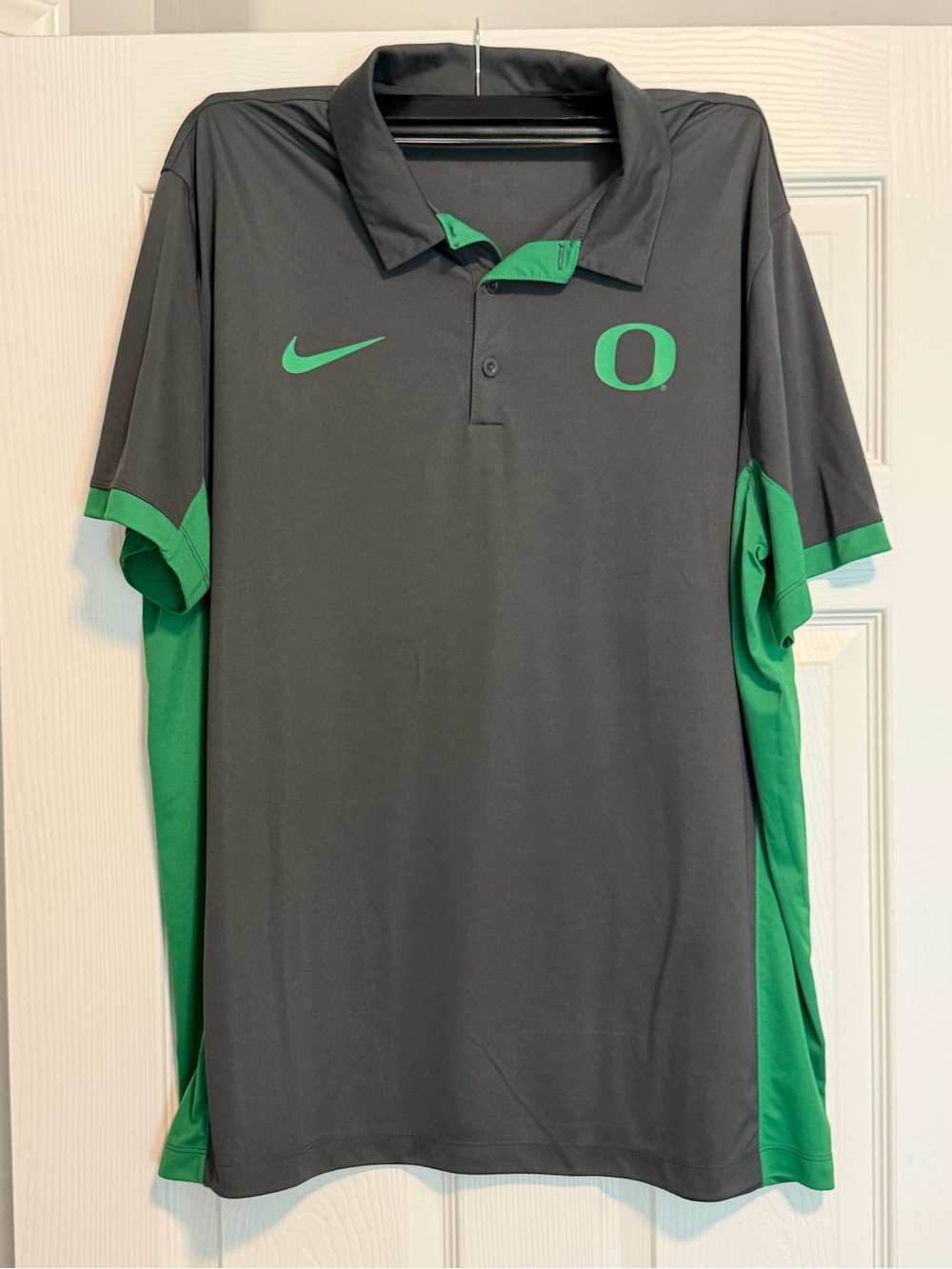 Nike Men’s Gray Polo with Green Accents